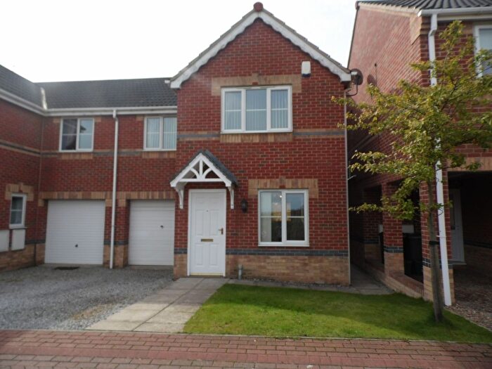 3 Bedroom Semi-Detached House To Rent In Stony Close, Stainforth, Doncaster, DN7