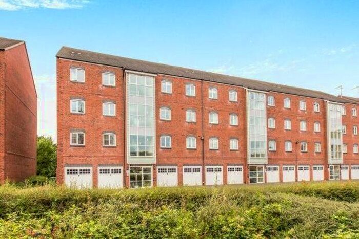 2 Bedroom Flat To Rent In Chandley Wharf, Warwick, CV34