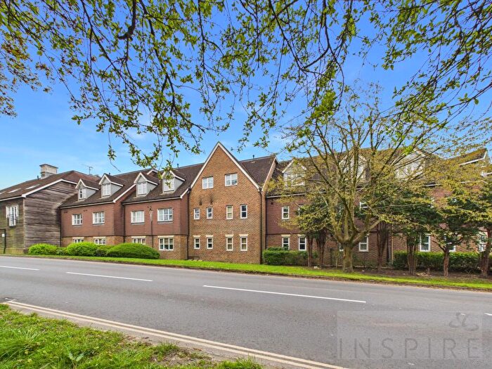 1 Bedroom Flat For Sale In Brookhill Road, Copthorne, RH10