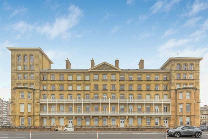 2 Bedroom Apartment To Rent In Queens Gardens, Hove, BN3