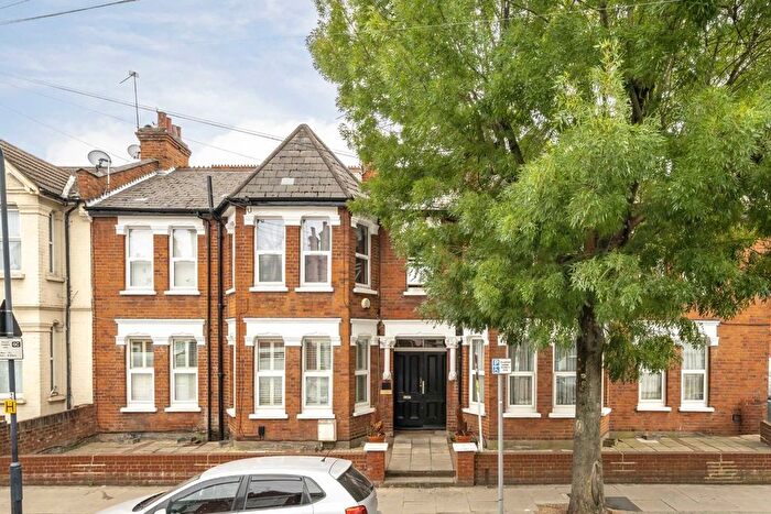 2 Bedroom Flat To Rent In Chapter Road, London, NW2