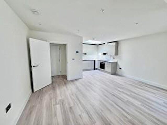 1 Bedroom Flat To Rent In Sunninghill, Berkhsire, SL5