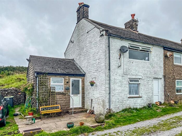 2 Bedroom Cottage For Sale In Quarnford, Buxton, SK17