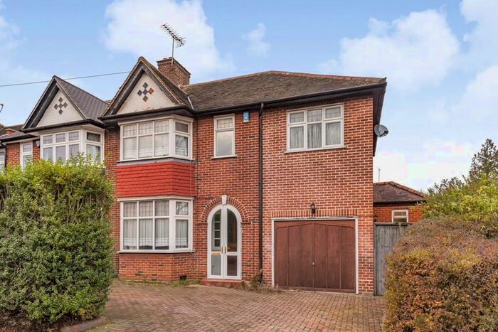 5 Bedroom Semi-Detached House To Rent In Rokeby Gardens, Woodford Green IG8