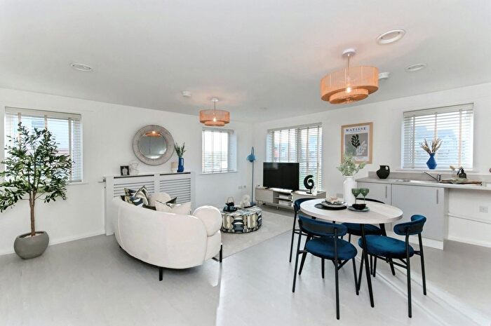 2 Bedroom Flat For Sale In Save Up To Â£ Vs Renting, Bexhill-On-Sea, TN40