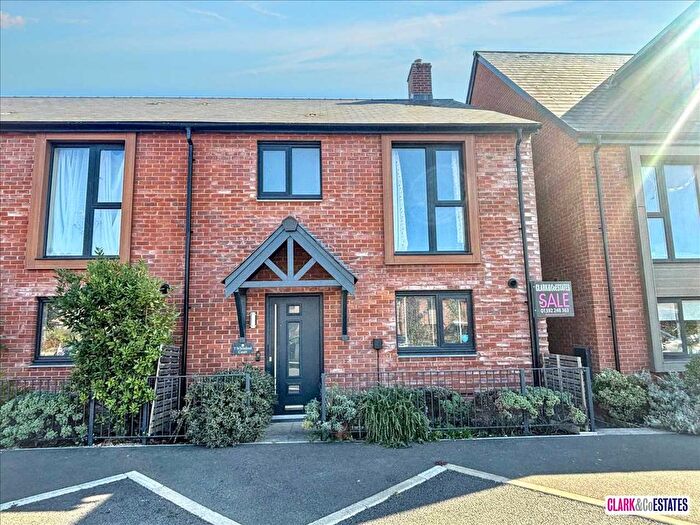3 Bedroom End Of Terrace House For Sale In Whimbrel Court, Topsham, EX3