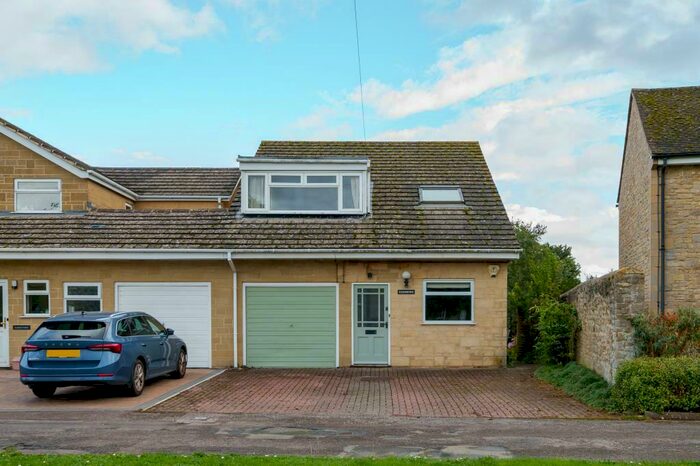 3 Bedroom Semi-Detached House For Sale In Cassington, Oxfordshire, OX29