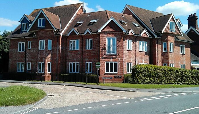 2 Bedroom Apartment To Rent In Hurst Park, Horsham, RH12