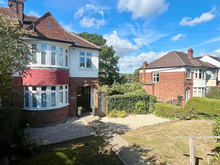 3 Bedroom Semi-Detached House For Sale In Brookside South, Barnet, London, EN4