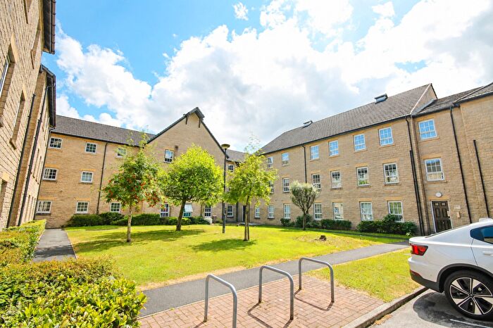2 Bedroom Apartment To Rent In Gale Close, Littleborough, OL15