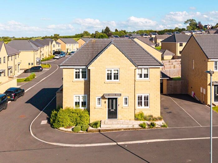 4 Bedroom Detached House For Sale In Juniper Crescent, Drighlington, BD11