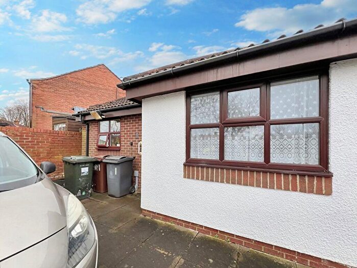 2 Bedroom Bungalow For Sale In Ashwood Close, Forest Hall, Newcastle Upon Tyne, Tyne And Wear, NE12