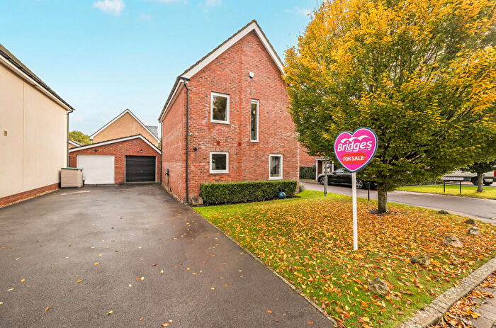 3 Bedroom Detached House For Sale In Vickers Row, Bracknell, Berkshire, RG12