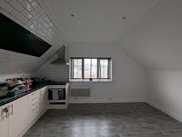 3 Bedroom Flat To Rent In St Swithuns Road, Bournemouth, BH1