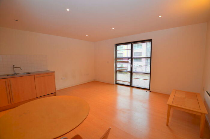 1 Bedroom Apartment To Rent In Queens Gardens, Queens Tower, Park Grange Road, Sheffield, S2