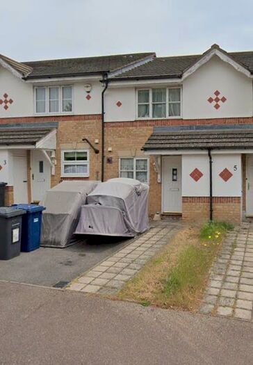 2 Bedroom House To Rent In Winterburn Close, London, N11