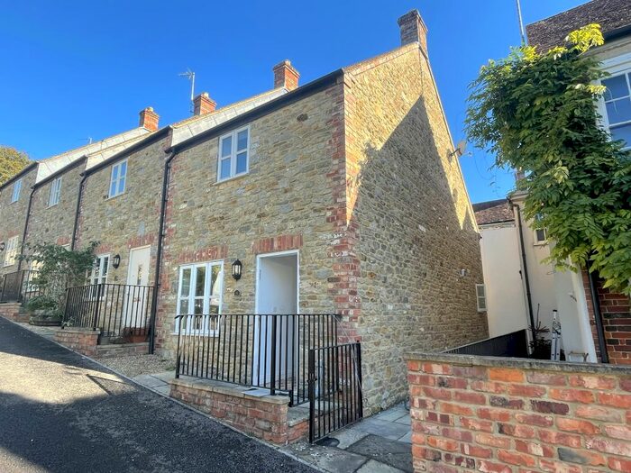 2 Bedroom End Of Terrace House To Rent In Greens Place, Wincanton, BA9