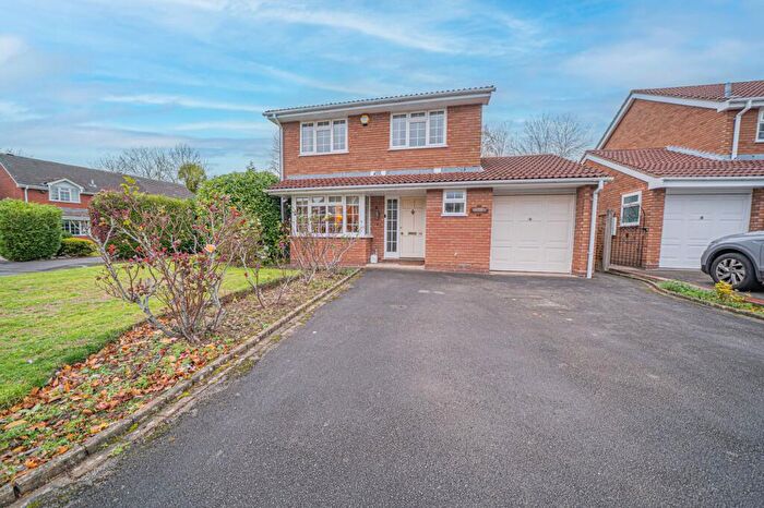 4 Bedroom Detached House For Sale In Stonebow Avenue, Solihull, B91