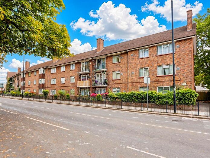 1 Bedroom Flat For Sale In Cochrane House, Cowley Road, Uxbridge, UB8