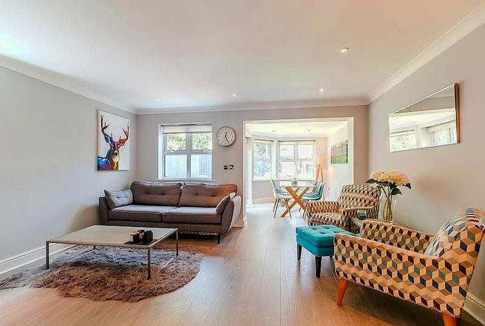 4 Bedroom Detached House To Rent In Northfield Farm Mews, Cobham, Surrey, KT11