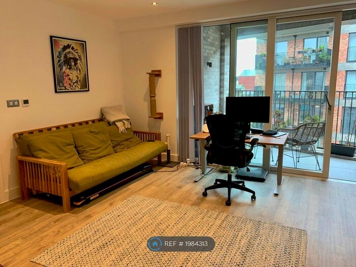 1 Bedroom Flat To Rent In Murdoch Court, London, E3