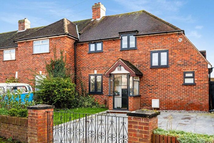 4 Bedroom End Of Terrace House For Sale In Rowden Road, Epsom, KT19