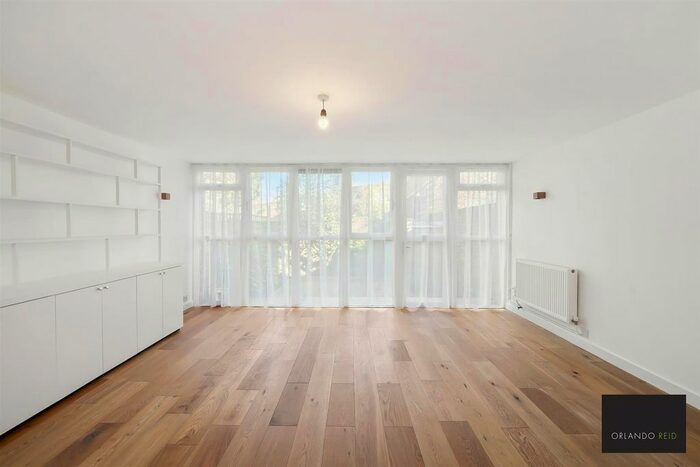 2 Bedroom Flat To Rent In Hardel Walk, London, SW2