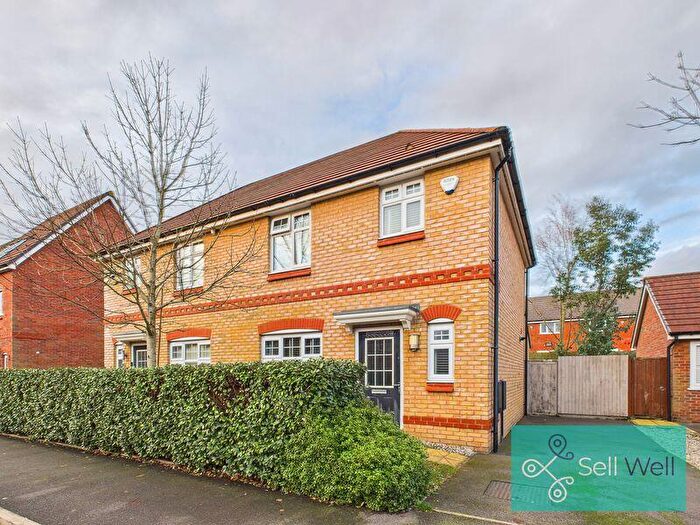 3 Bedroom Semi Detached House For Sale In Thorne Crescent, Worsley, Manchester, M28