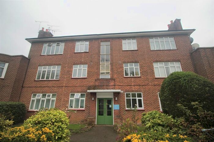 2 Bedroom Flat To Rent In Canons Park Close, Canons Park, Edgware, HA8