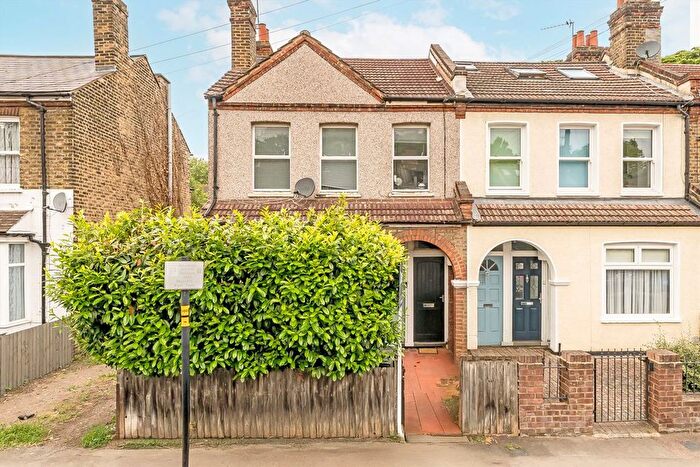 1 Bedroom Flat To Rent In Malyons Road, Lewisham, SE13