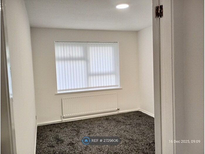 2 Bedroom Flat To Rent In Crosby, Liverpool, L23