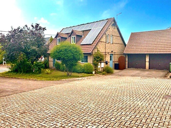 4 Bedroom Detached House For Sale In Billing Road, Brafield On The Green, Northampton, Northamptonshire, NN7
