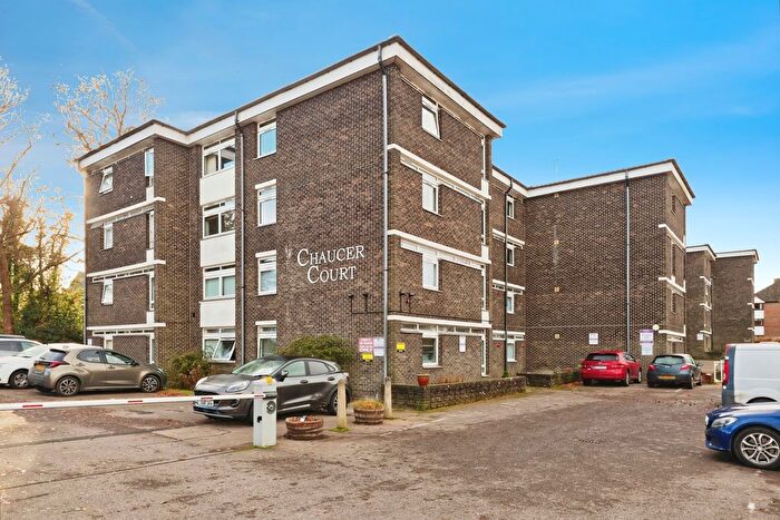 2 Bedroom Flat For Sale In New Dover Road, Canterbury, Kent, CT1