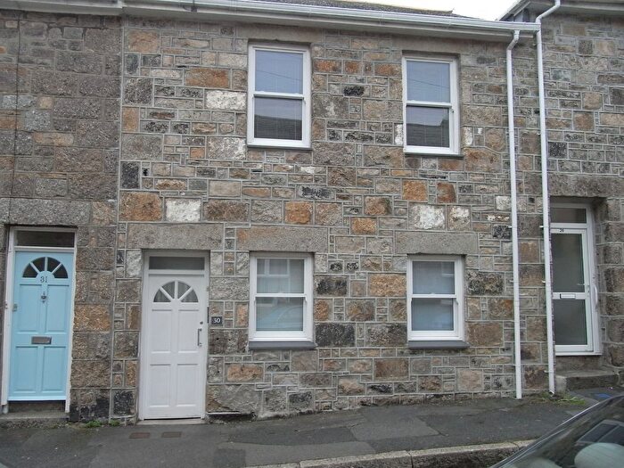 2 Bedroom Flat To Rent In High Street, Penzance, TR18