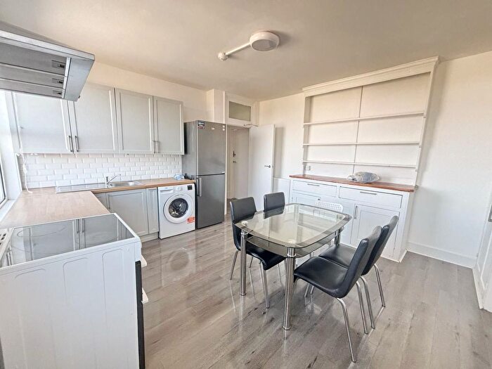 4 Bedroom Flat To Rent In Streatham High Road, London, SW16