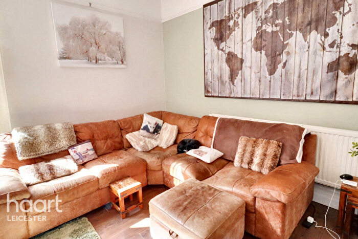 5 Bedroom Semi-Detached House For Sale In Belvoir Drive, Leicester, LE2