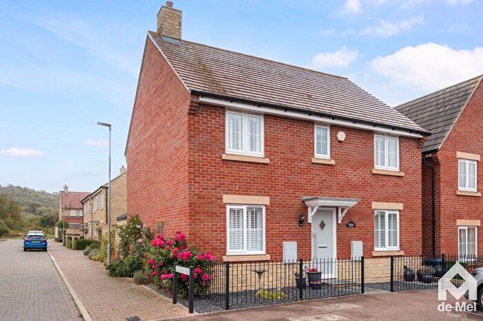 4 Bedroom Detached House For Sale In Little Grebe Road, Bishops Cleeve, Cheltenham, GL52