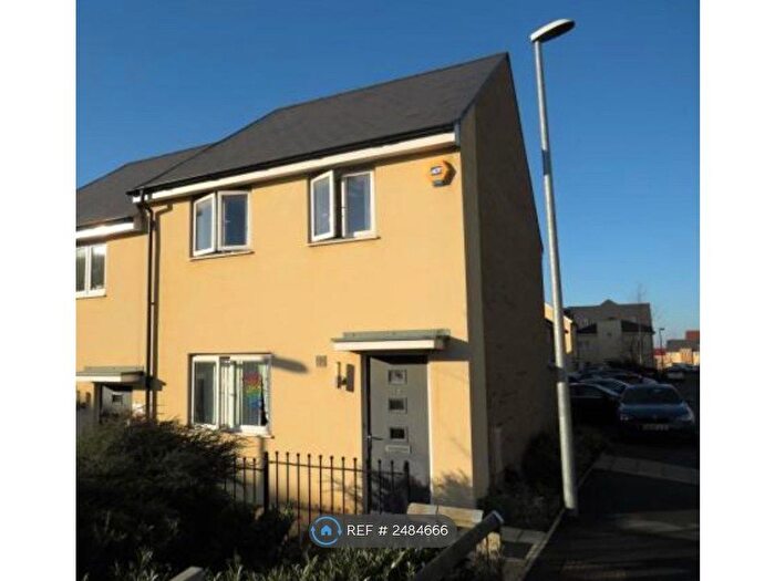3 Bedroom End Of Terrace House To Rent In Hawthorn Way, Bristol, BS16