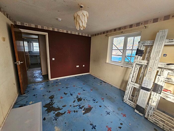 1 Bedroom Flat For Sale In C Dells Close, Chingford, London, E4