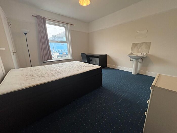 1 Bedroom Semi-Detached House To Rent In Lodge Road, SO14