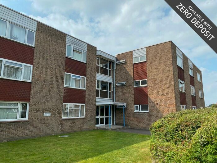 Apartment To Rent In Sutherland Close, Romsey, SO51
