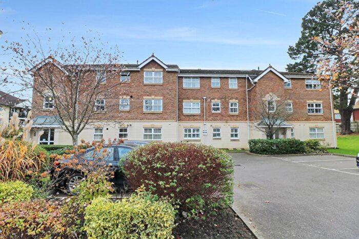 2 Bedroom Flat For Sale In Heath Road, Haywards Heath, RH16
