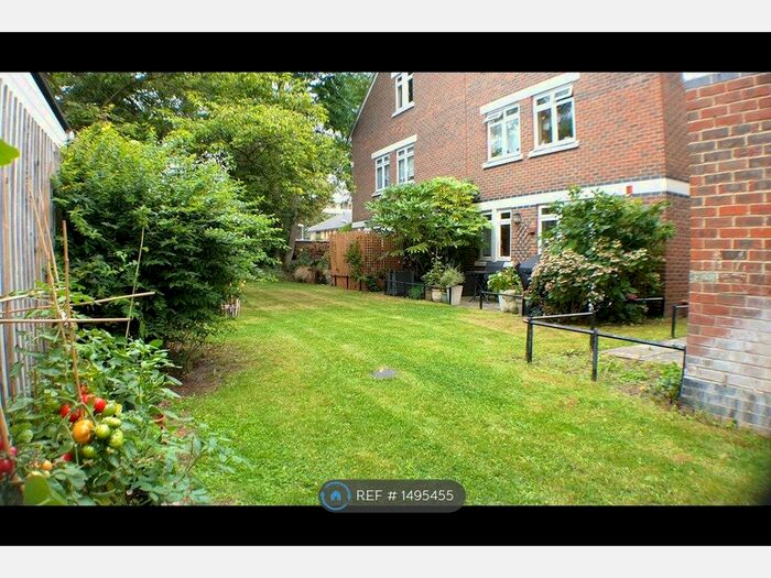 2 Bedroom Flat To Rent In Elgin Avenue, London, W12