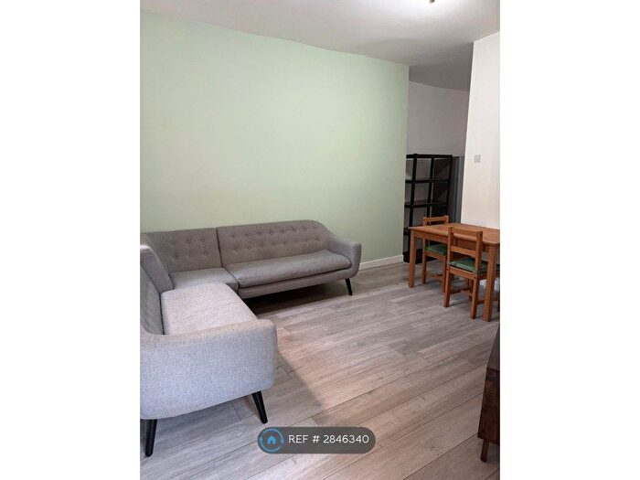 1 Bedroom Flat To Rent In Vale Road, London, N4