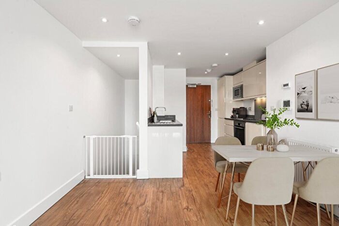 2 Bedroom Apartment To Rent In Station Approach, Epsom, Surrey, KT19