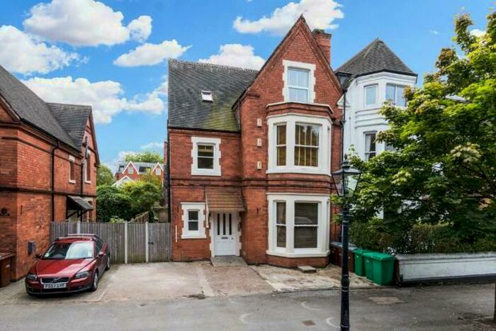 2 Bedroom Apartment To Rent In Hamilton Drive, The Park, NG7