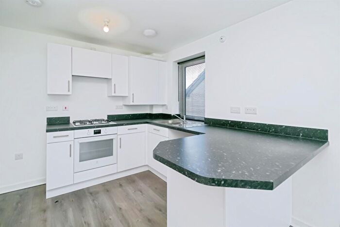 2 Bedroom Flat For Sale In Ffordd Y Dociau, Barry, CF62