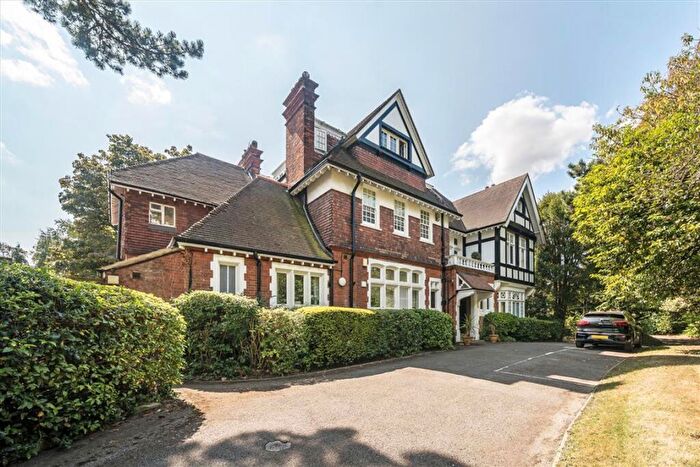 2 Bedroom Flat For Sale In Camden Park Road, Chislehurst, BR7