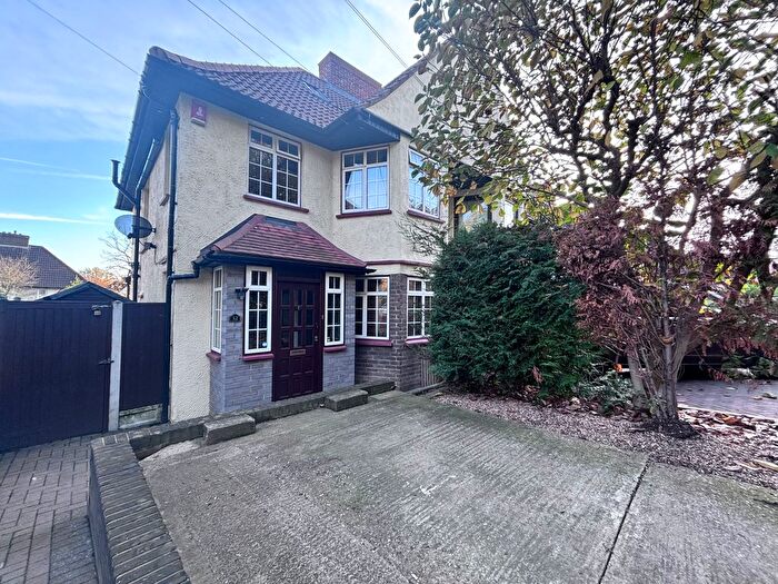 3 Bedroom Semi-Detached House To Rent In Inks Green, London, E4