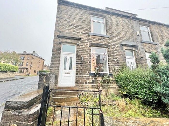 2 Bedroom End Terrace House To Rent In Brougham Street, Halifax, HX3